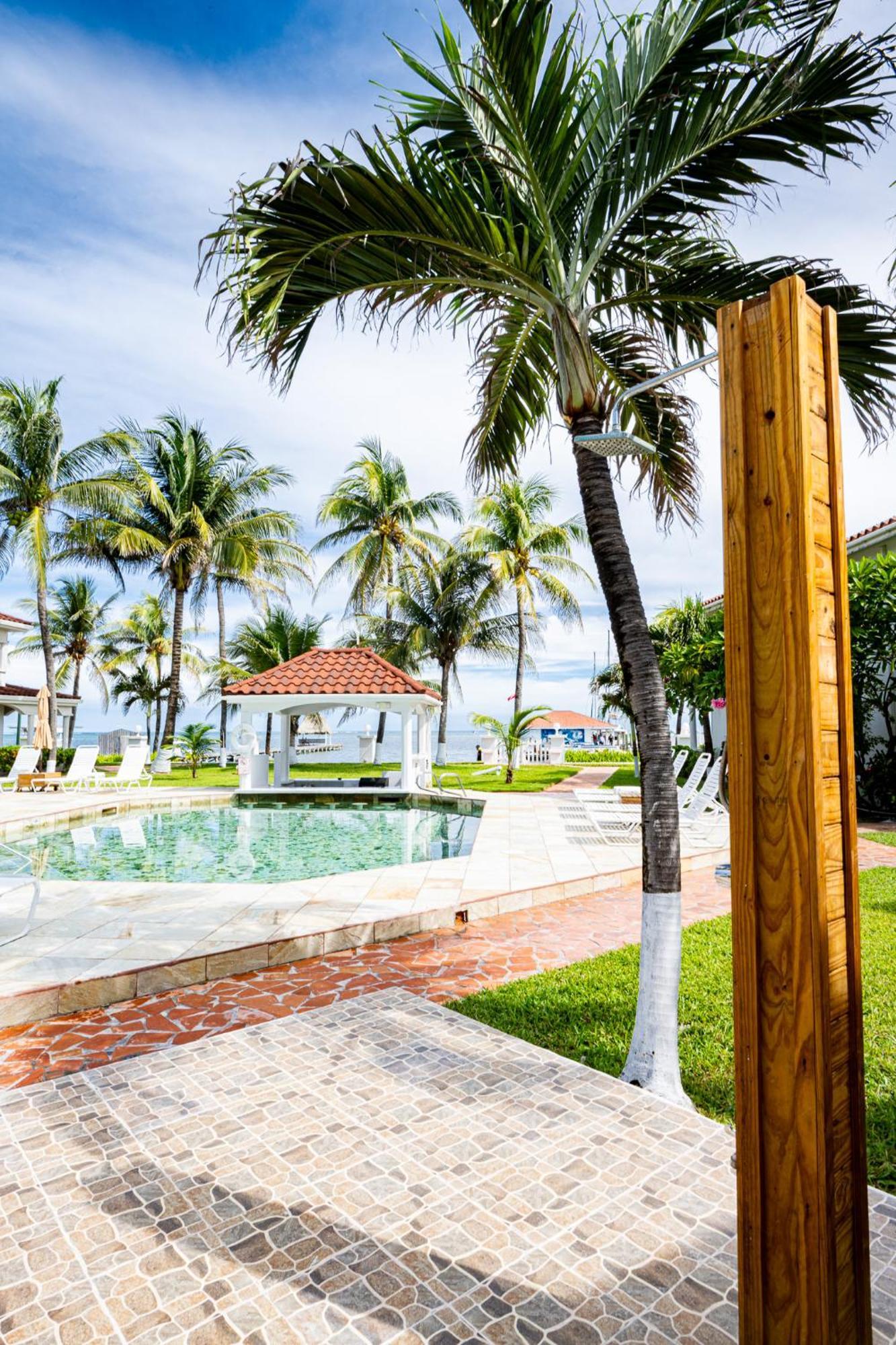 Isla Bonita Yacht Club Hotel San Pedro  Bagian luar foto
